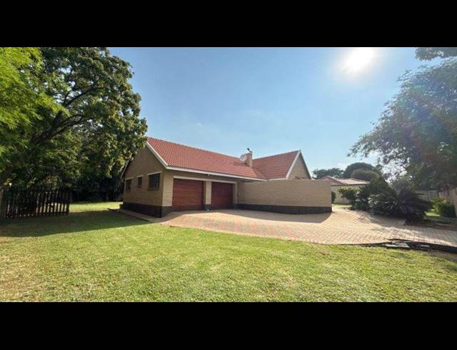4 BEDROOM HOUSE FOR SALE IN BRACKENHURST